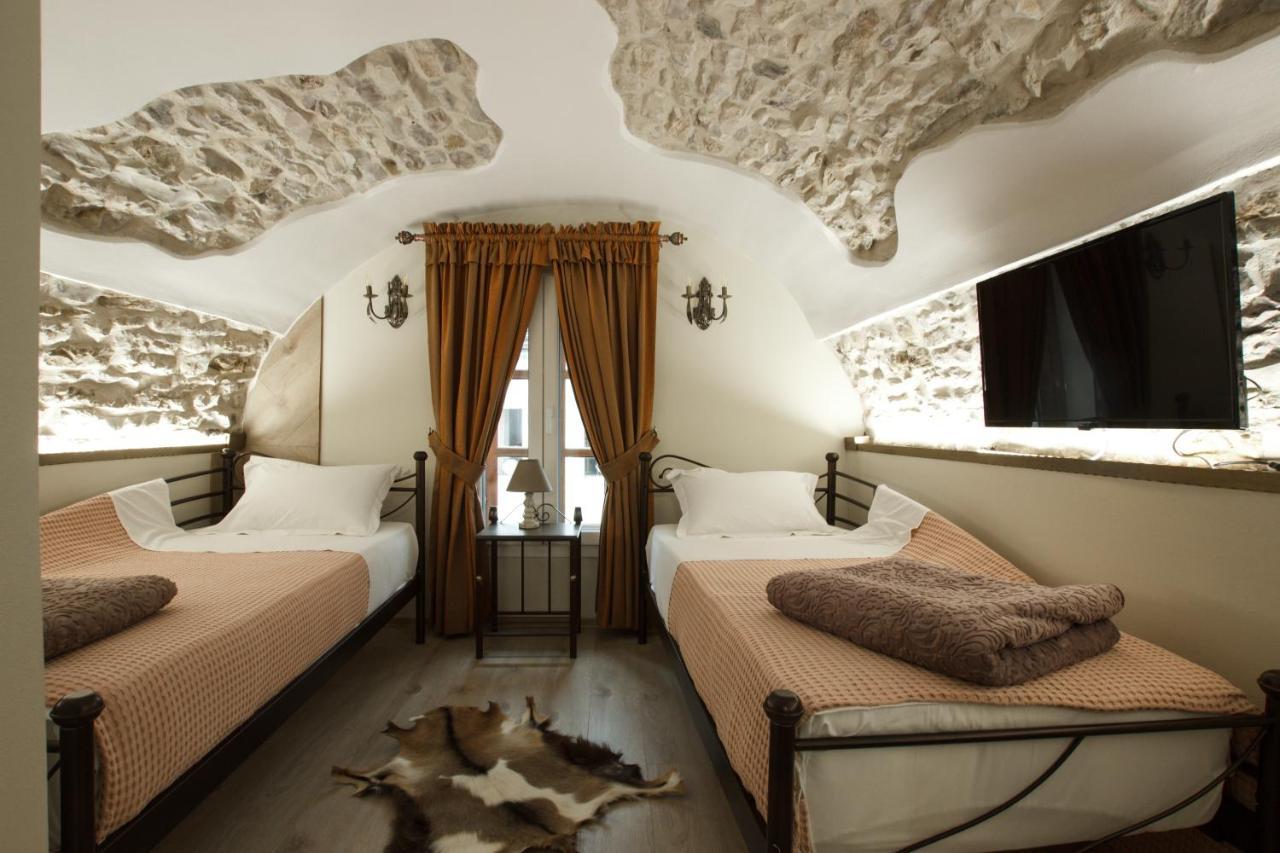 Hotel Ss Kekezi Gjirokastër Exterior foto